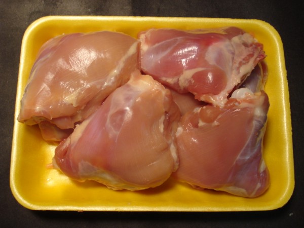 Chicken Thighs (bone in) No Skin (2.70lb) - Click Image to Close